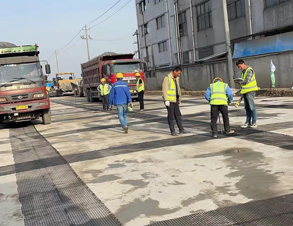 湘阴老材料的新故事：玻璃纤维土工格栅如何在‘白改黑’浪潮中重获新生？